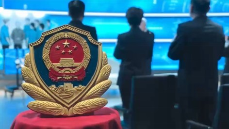 崔道植寄语青年民警：做追光的警察 